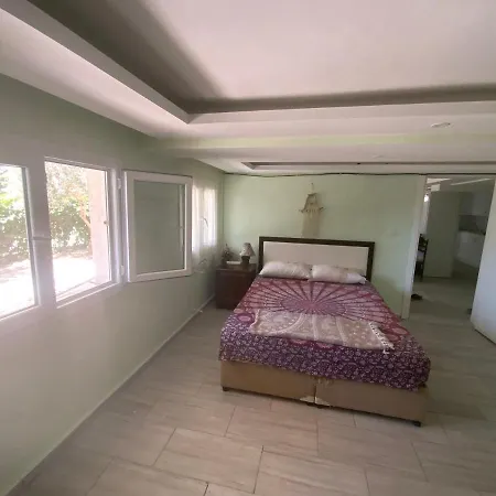 Shanti Too - Sigacik Hostel *